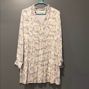 Elegant Cream and Gray Women's Dress